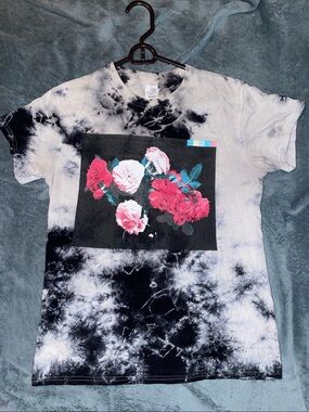 Rue21 Black & White Tie-Dye Tee with Pink Floral Graphic
